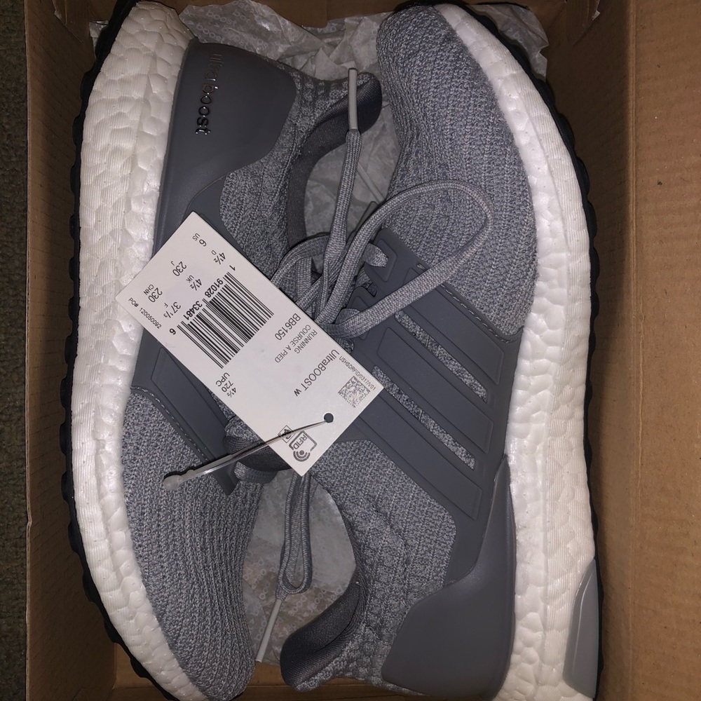 Ultra Boost (Woman) Size 6 Color: Grey